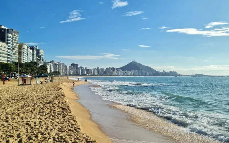 praia-de-itapua-vila-velha-6